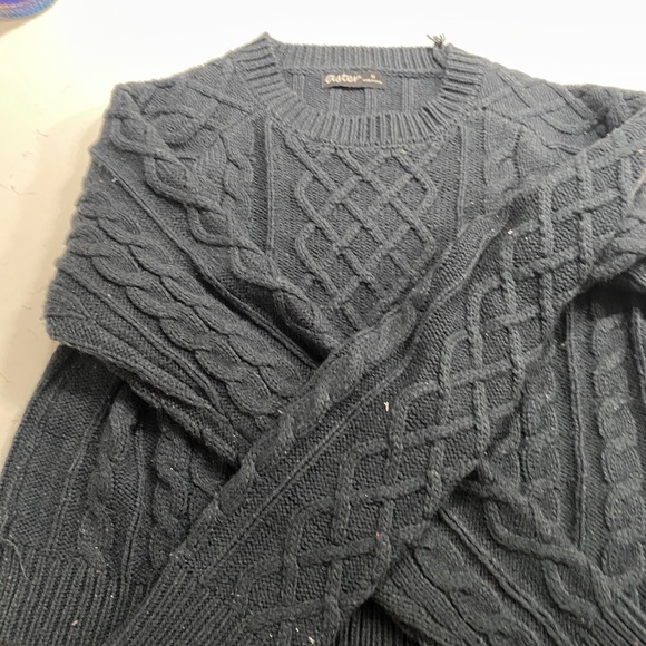 Navy Blue like new cable knit swea - Picture 2 of 3